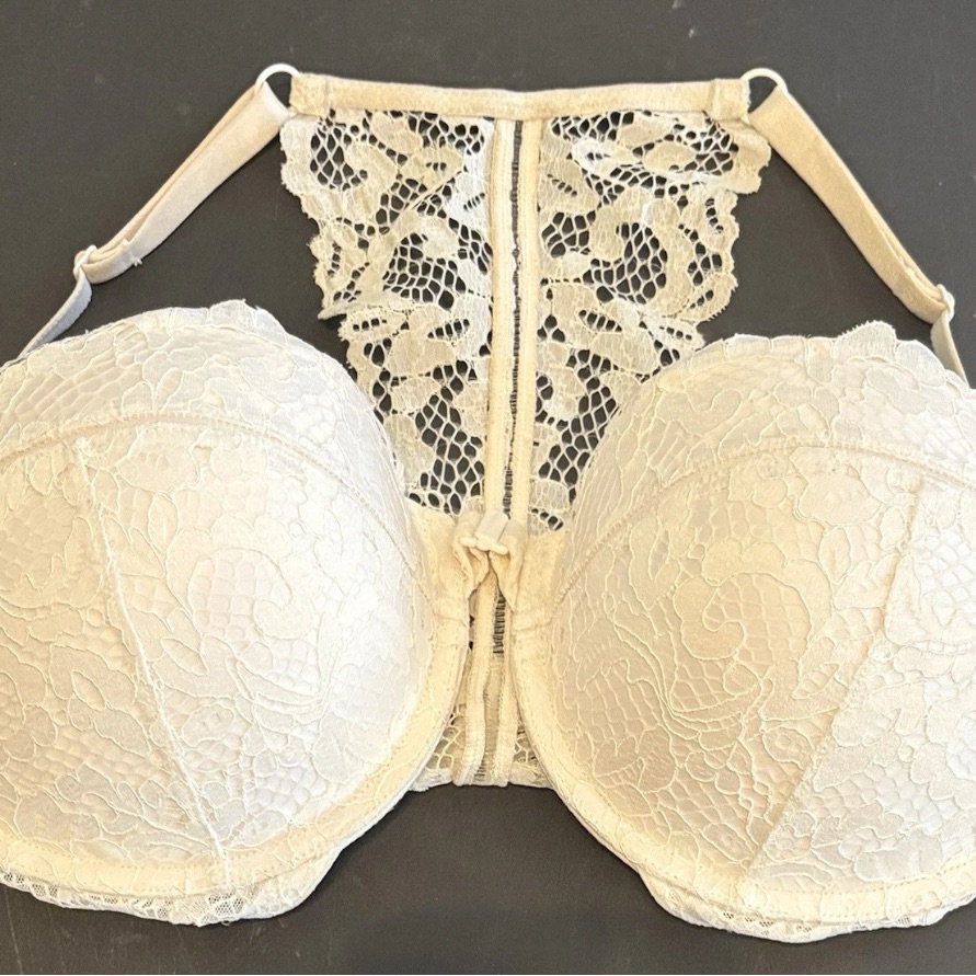 Victoria's Secret Cream Lace Bra With Underwire Support